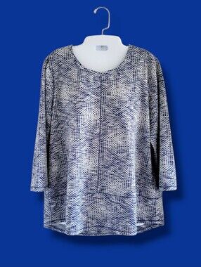 Weekends by Chico's | EUC Relaxed Blue/Ivory Abstract 3/4 Sleeve Top (SIZE M)